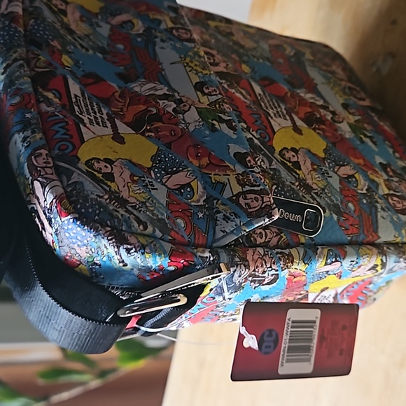 DC COMICS WONDER WOMEN CROSSBODY - Picture 5 of 12